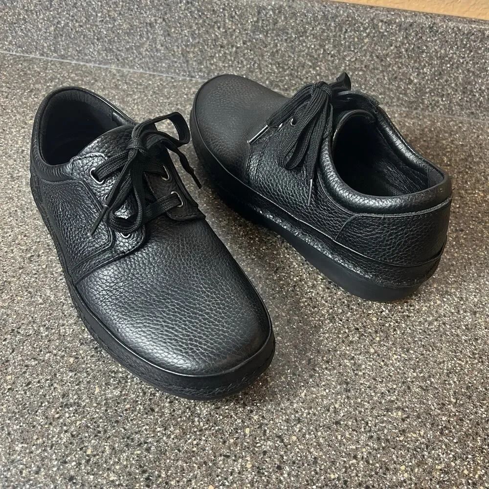 Propet Walker Sneaker Shoes Men's 7.5 X (3E) Black Leather Lace Up Low Top M4070